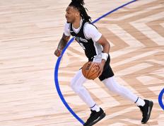 IM体育平台-新秀突破表现，获得球队主力位置