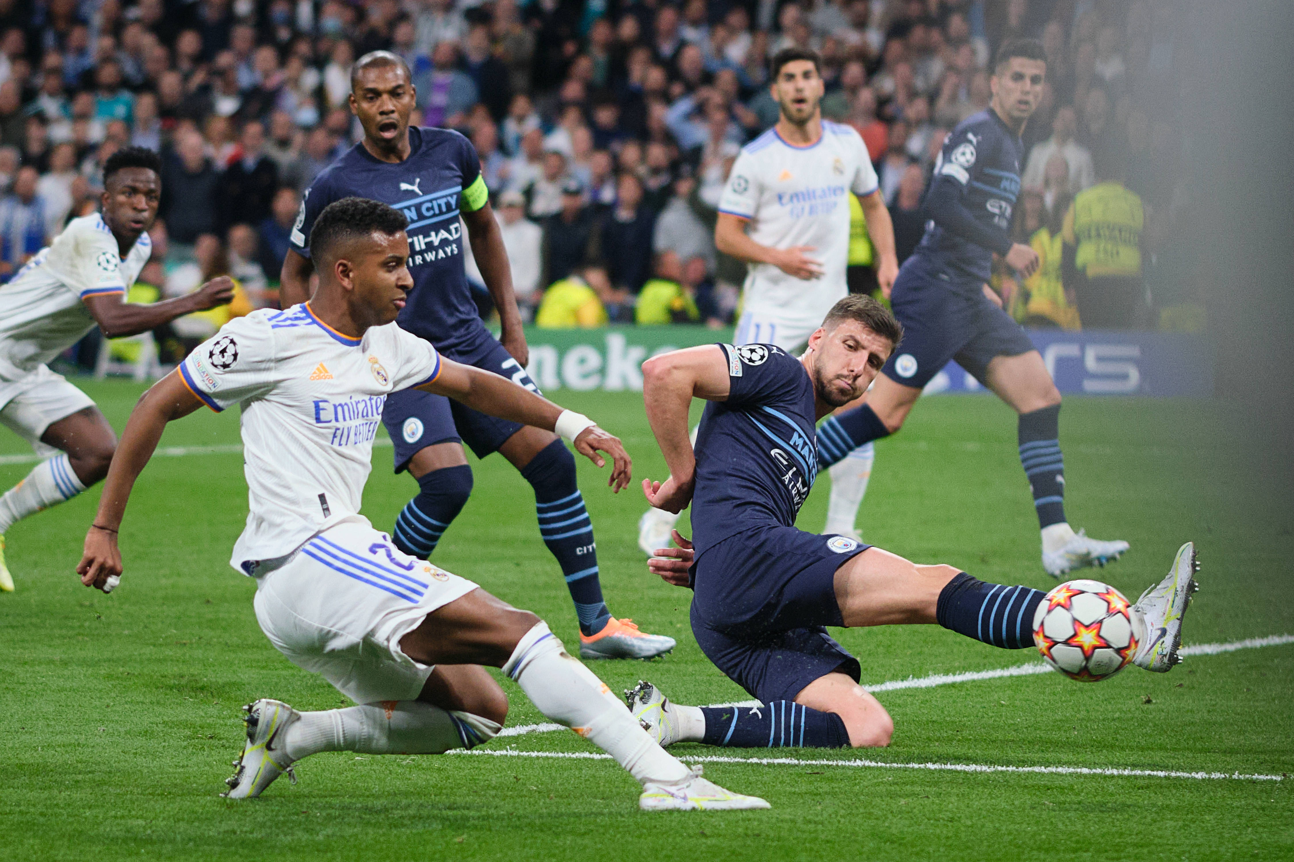 IM体育app-关于足球比赛中的精彩瞬间，球员表现引人瞩目的信息