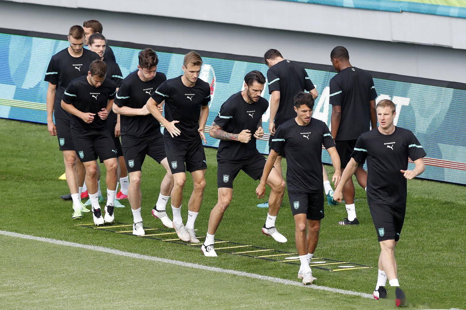 IM体育注册链接-乌克兰国家队全力备战小组赛