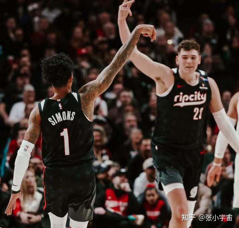 IM体育网页版登录入口-包含雄鹿队连胜停止,不敌开拓者队的词条