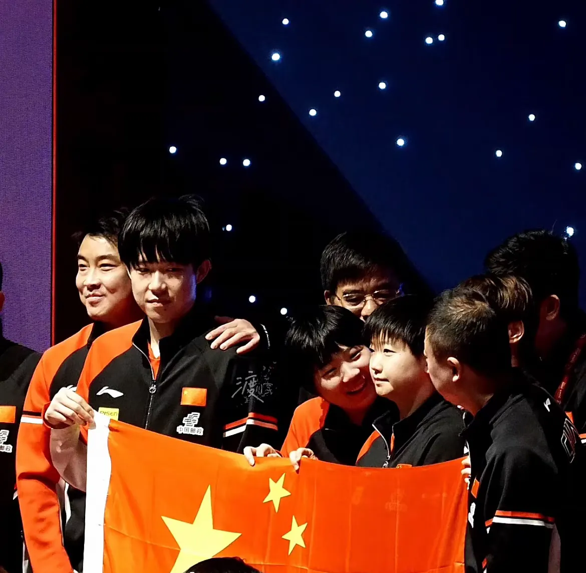 IM体育官方网-中国球员披荆斩棘，夺得金靴奖成就斐然