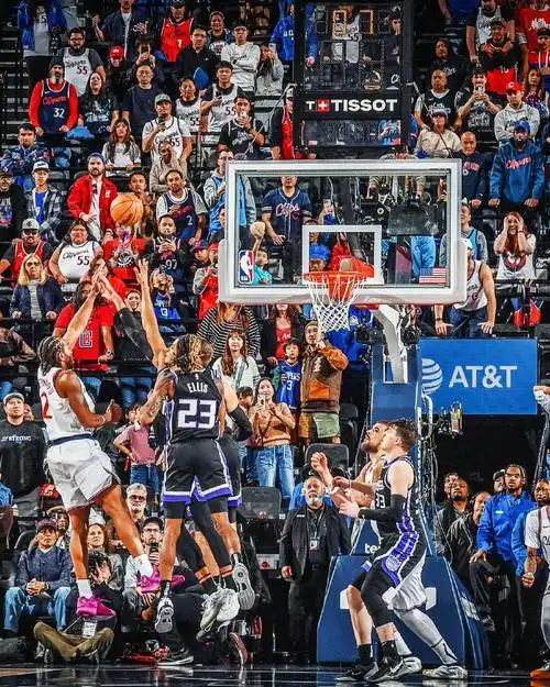 IM体育网页版登录入口-鹈鹕横扫公牛,伦纳德扛起全队的简单介绍