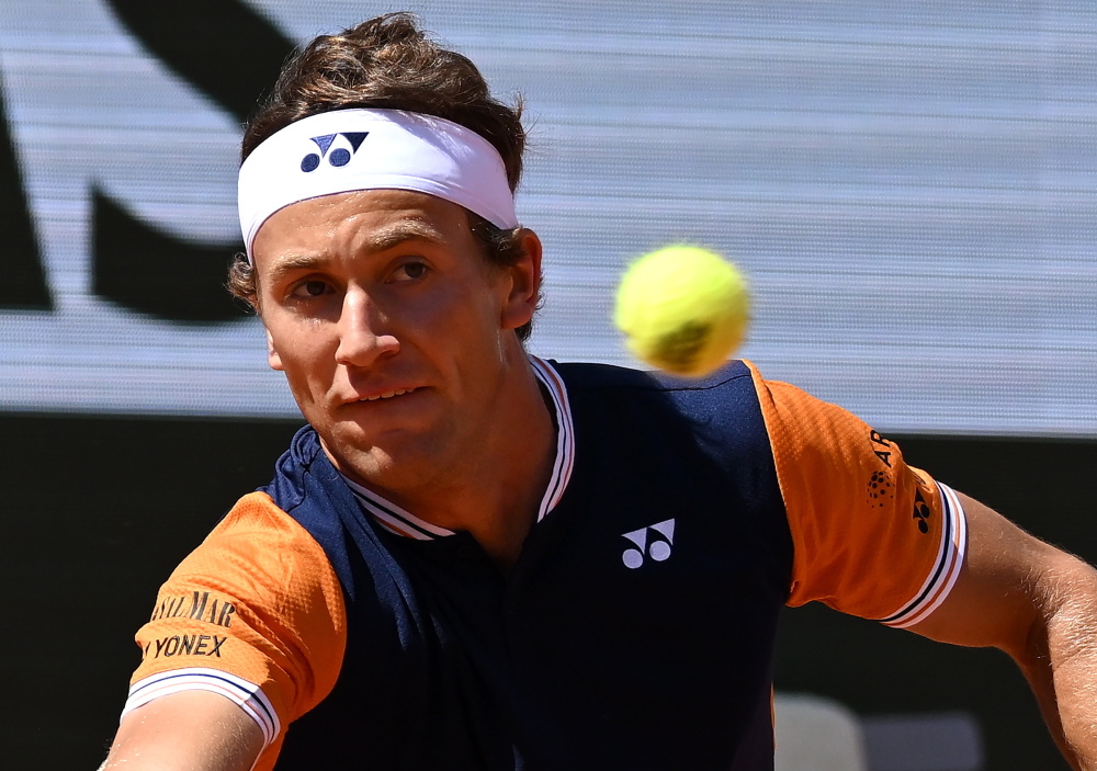 IM体育赛事直播入口-包含美网鏖战法网，鲁德高光表现的词条