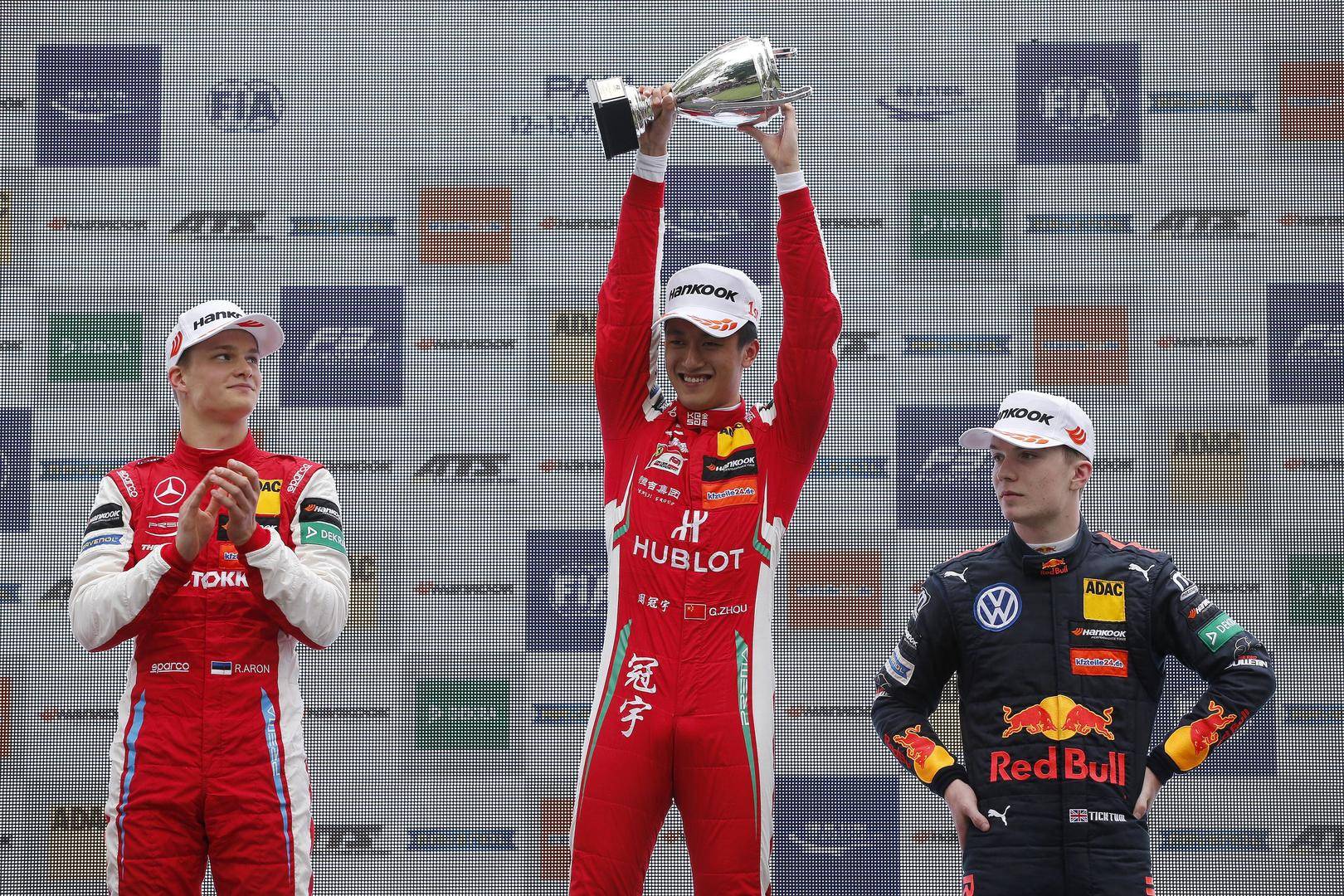 IM体育官方网-关于索伯车队鏖战红牛车队，周冠宇惊艳四座的信息