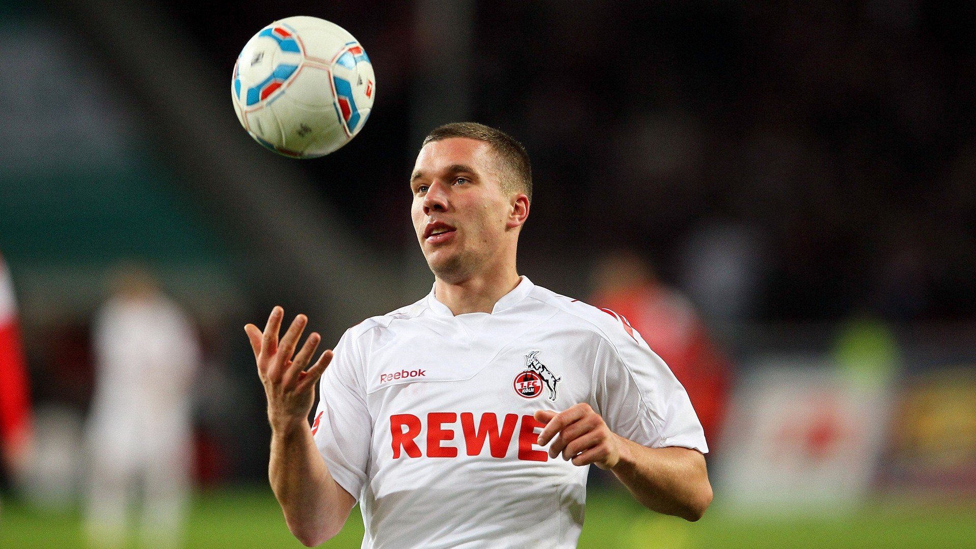 IM体育官网-魔笛终章，传奇不落—莫德里奇一传一射点燃伯纳乌，皇马力克土耳其劲旅锁定胜局